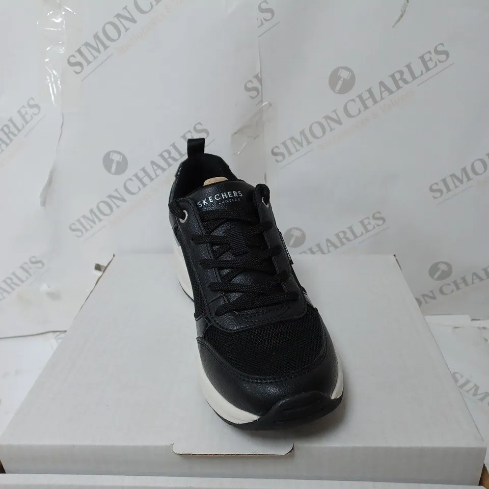 BOXED PAIR OF SKECHERS BILLION TRAINERS IN BLACK UK SIZE 4