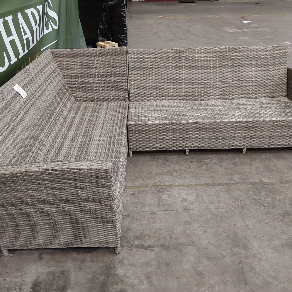 DESIGNER GREY RATTAN GARDEN/PATIO CORNER SOFA