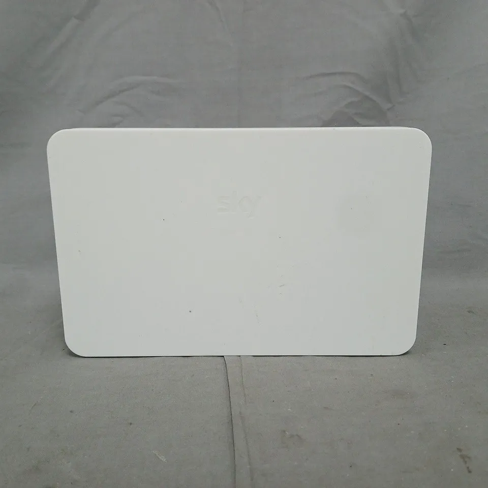 SKY SR213A-02-UK-WHT WI-FI ROUTER