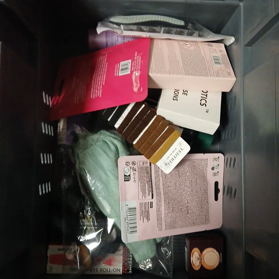 APPROXIMATEY 20 ASSORTED HEALTH AND BEAUTY PRODUCTS TO INCLUDE - LYNX SHOWER GEL - PEARL DROPS PRO-WHITE AND ELF WOW BROW TINTED GEL