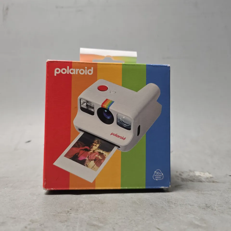 BOXED POLAROID GO INSTANT CAMERA 