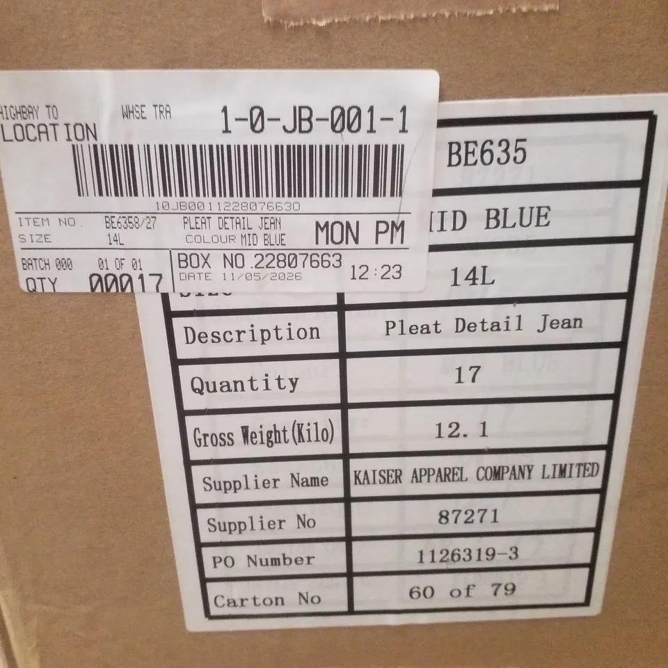 BOX CONTAINING APPROXIMATELY 17 BRAND NEW SIMPLY BE MID BLUE PLEAT DETAIL WIDE LEG JEANS - SIZE 14L