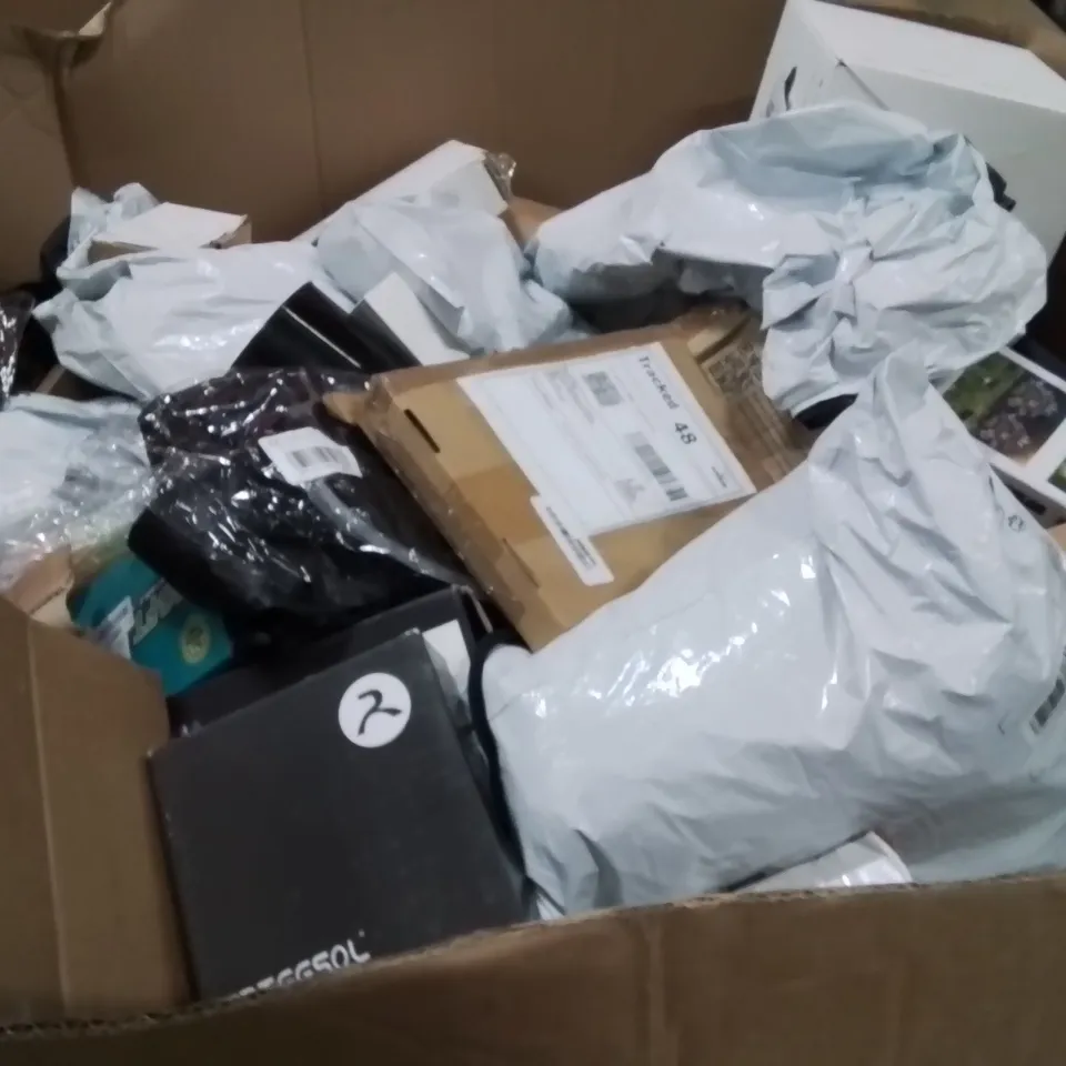 PALLET CONTAINING LARGE QUANTITY OF HOSES