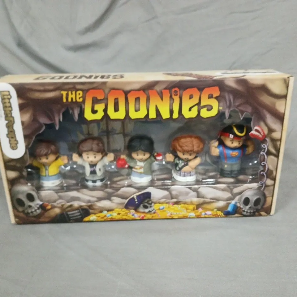 THE GOONIES COLLECTIBLE MINI FIGURE BOXED SET