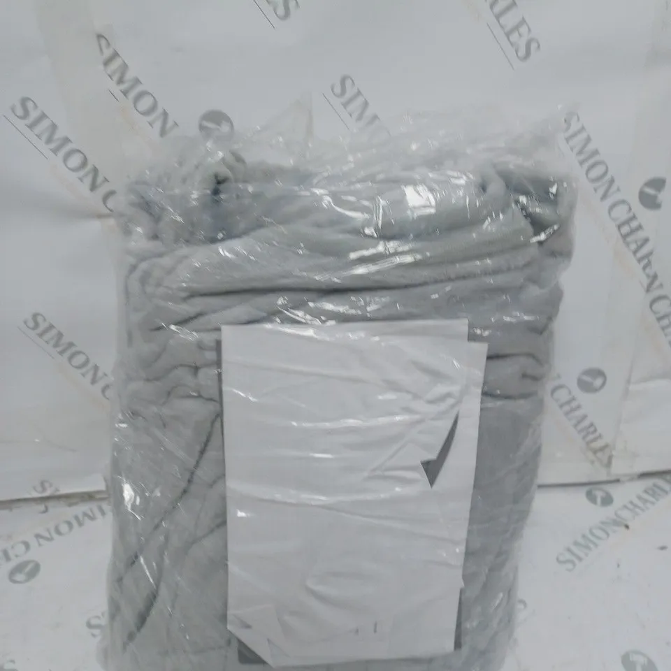 COZEE HOME VELVETSOFT HEATED THROW IN LIGHT GREY