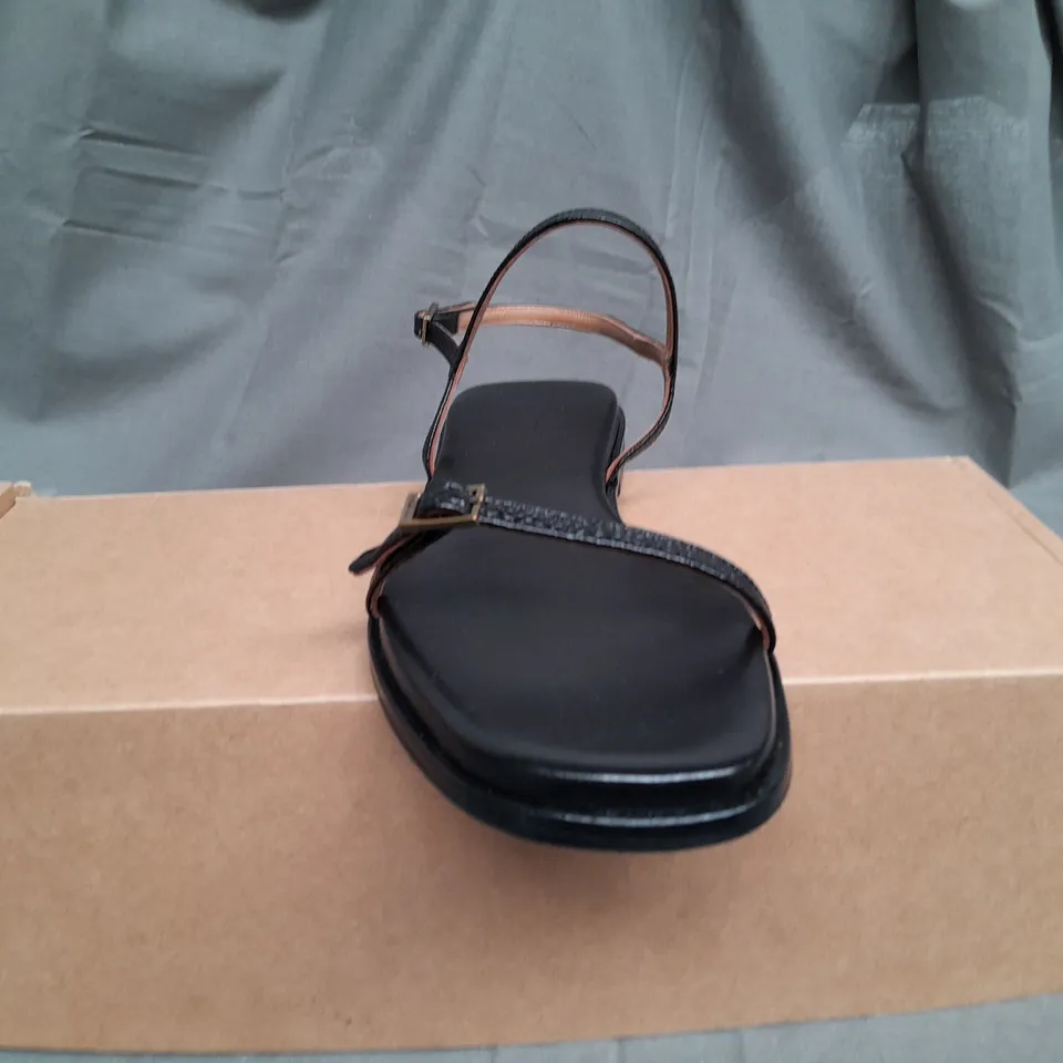BOXED FLATTERED ALICE LEATHER IN BLACK - EUR 39