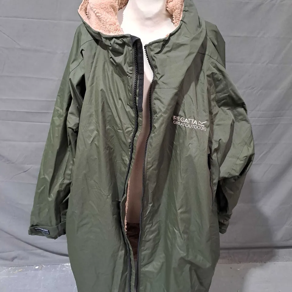 REGATTA GREAT OUTDOORS KHAKI JACKET WITH FUR LINING - UK L/XL