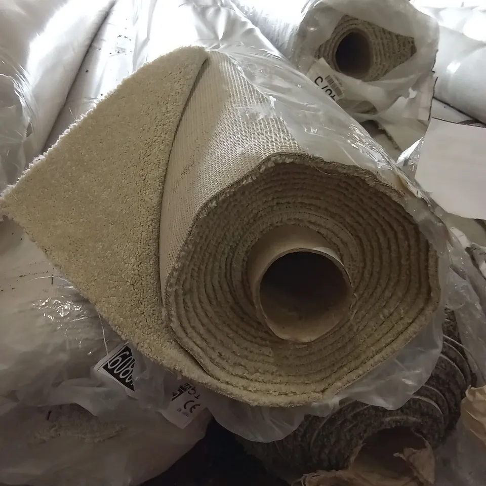 ROLL OF QUALITY EC FREEDOM OYSTER CARPET // APPROX SIZE: 4 x 7.8m
