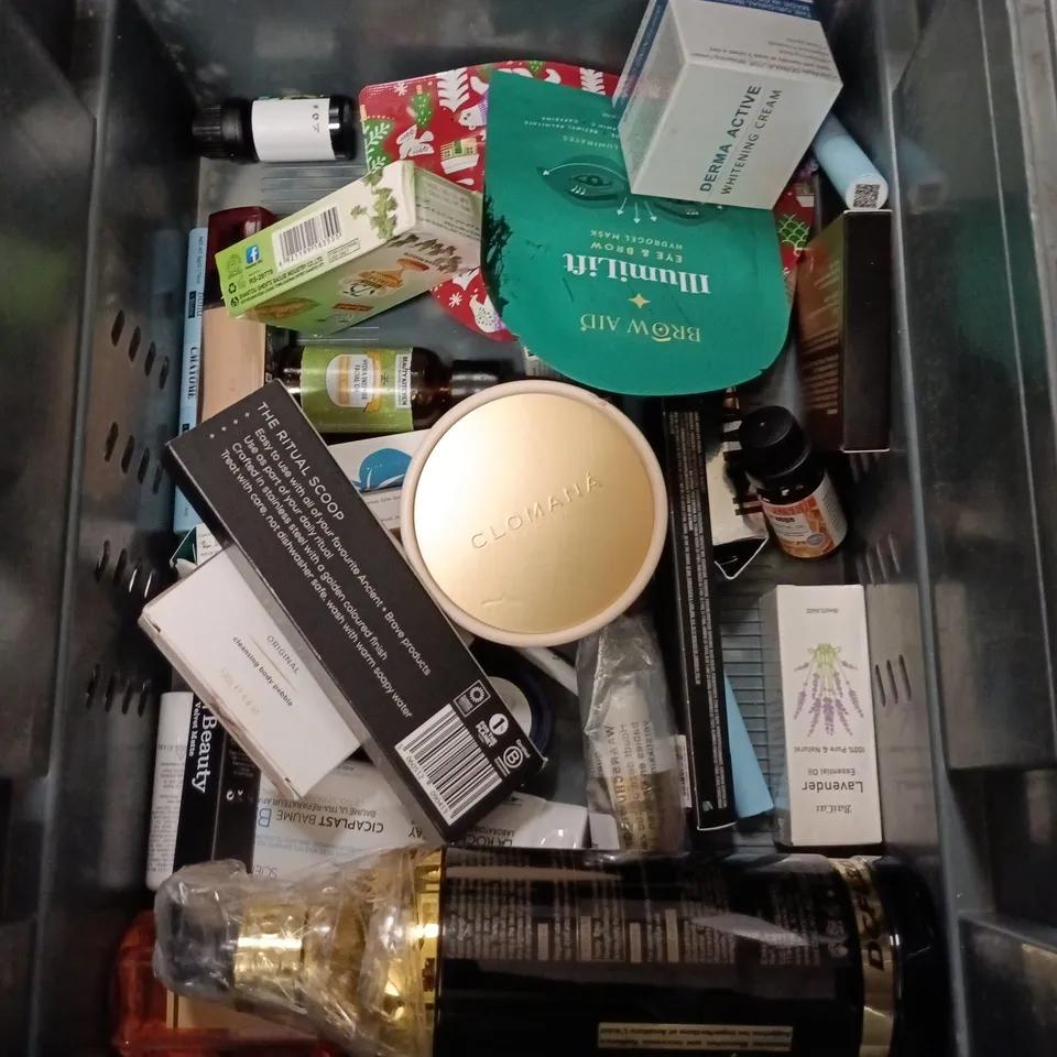 APPROXIMATEY 20 ASSORTED HEALTH AND BEAUTY PRODUCTS TO INCLUDE - KIDS STUFF BABY SHAMPOO - TROPIC BODY WASH AND TEA TREE CLEANSING PADS