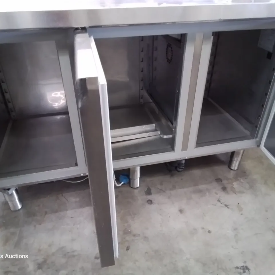 COMMERCIAL 3 DOOR COUNTER CHILLER