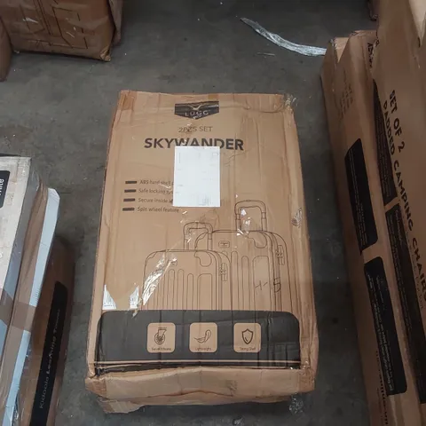 BOXED LUGG LIGHTWEIGHT TRAVEL SUITCASE 