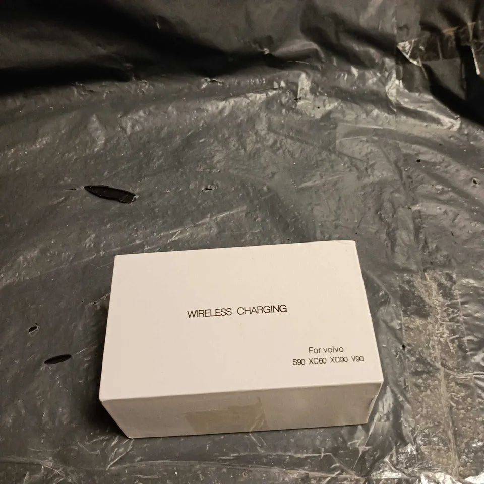 VOLVO WIRELESS CHARGING PAD FOR S90, XC60, XC90, V90 – BOXED