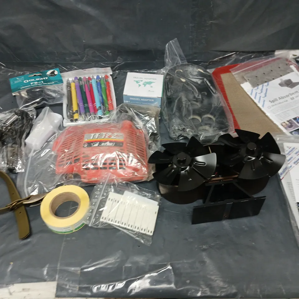 BOX OF APPROXIMATELY 8 ASSORTED ITEMS TO INCLUDE - DOG LEAD, TRAVEL ADAPTER, AND TUF ROLL ETC. 