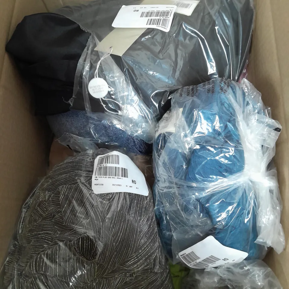 A BOX OF 10 VARIOUS CLOTHING ITEMS TO INCLUDE A KIM&CO. WHITE ZIP UP TOP, A PAIR OF BLACK TROUSERS AND A BROWN TARTAN PYJAMA SET 