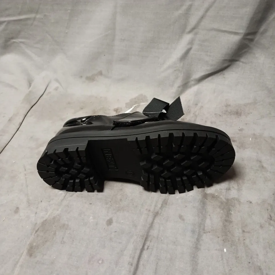 NEXT BLACK PATENT LEATHER LACE-UP SHOES WITH RIBBON BOW DETAIL KIDS 13