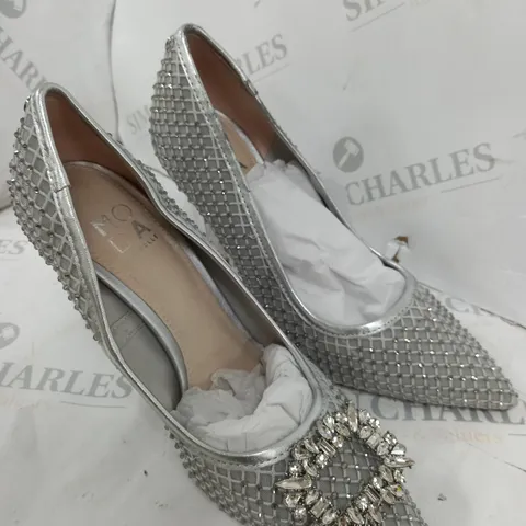 MODA IN PELLE KYLIEE COURT SILVER SIZE 5