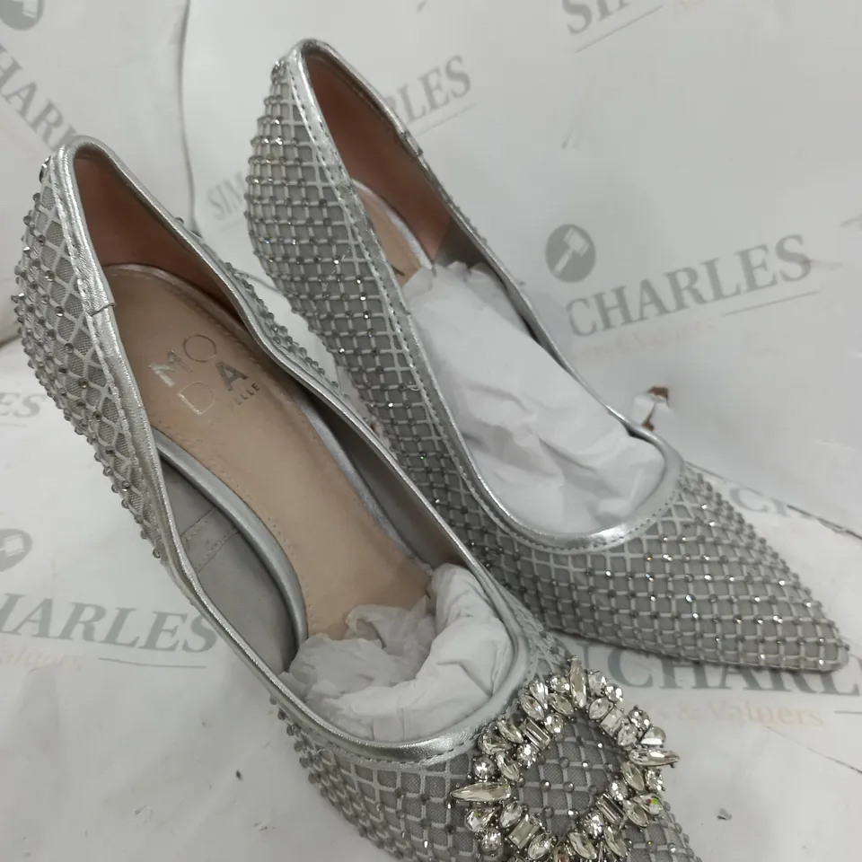 MODA IN PELLE KYLIEE COURT SILVER SIZE 5