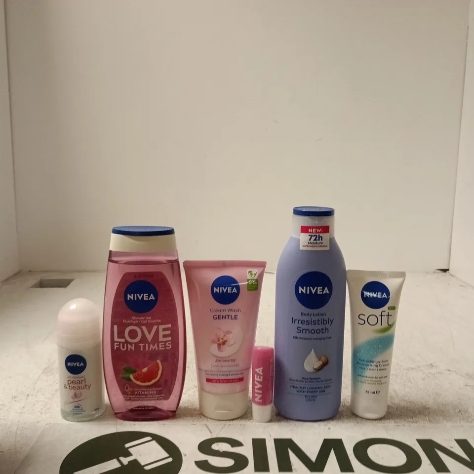 NIVEA PAMPER ME WITH CARE GIFT SET (BOXED)