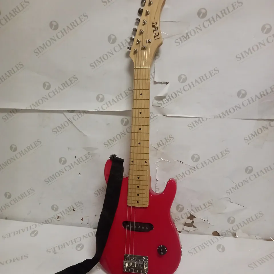 RED CHILDRENS GUITAR 
