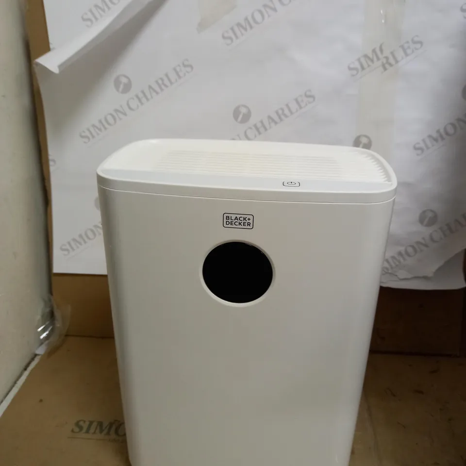 BLACK AND DECKER 2-LITRE DEHUMIDIFIER WITH AIR PURIFIER