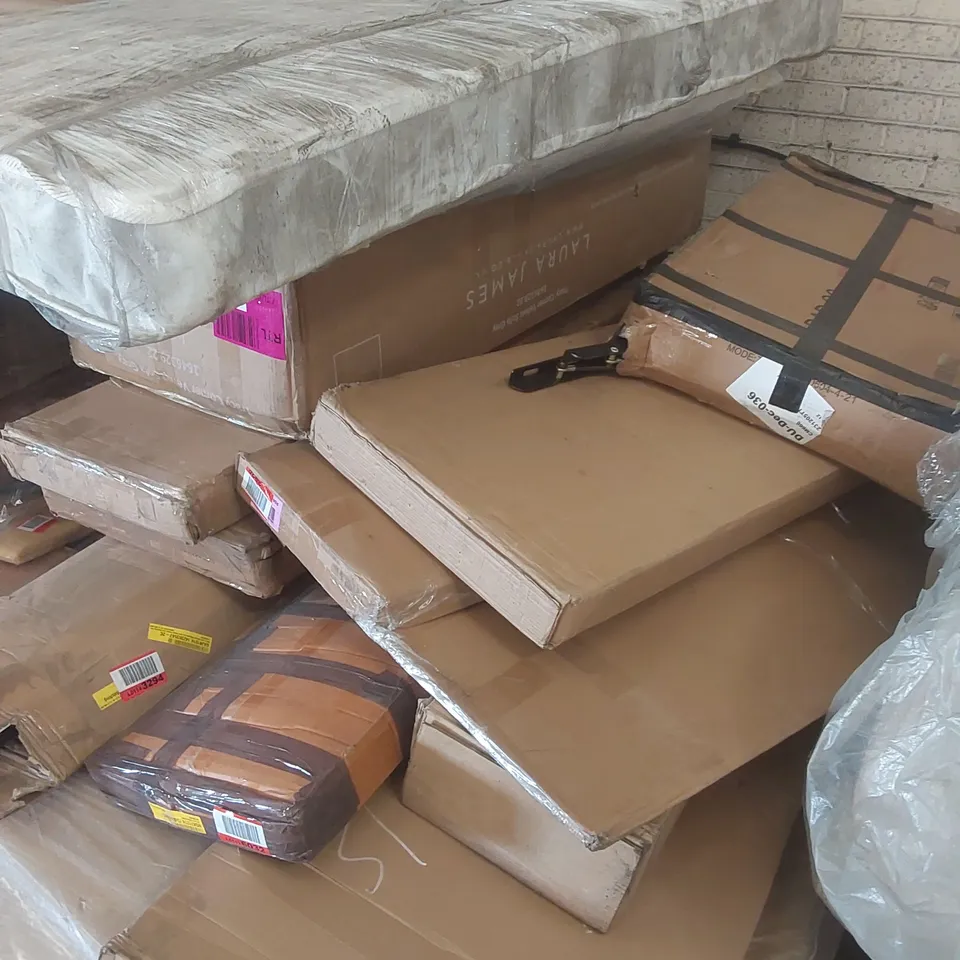PALLET OF INCOMPLETE FURNITURE SETS
