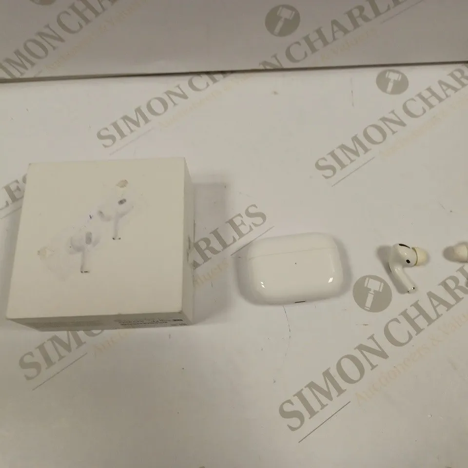 APPLE AIRPODS PRO 2ND GEN WITH MAGSAFE CHARGING WITH CHARGING CASE 