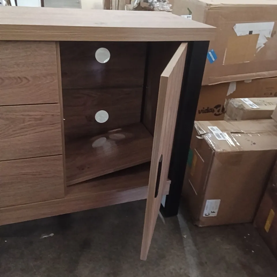 OAK-EFFECT SIDEBOARD WITH DRAWERS AND CUPBOARD -SLIGHT WOBBLE