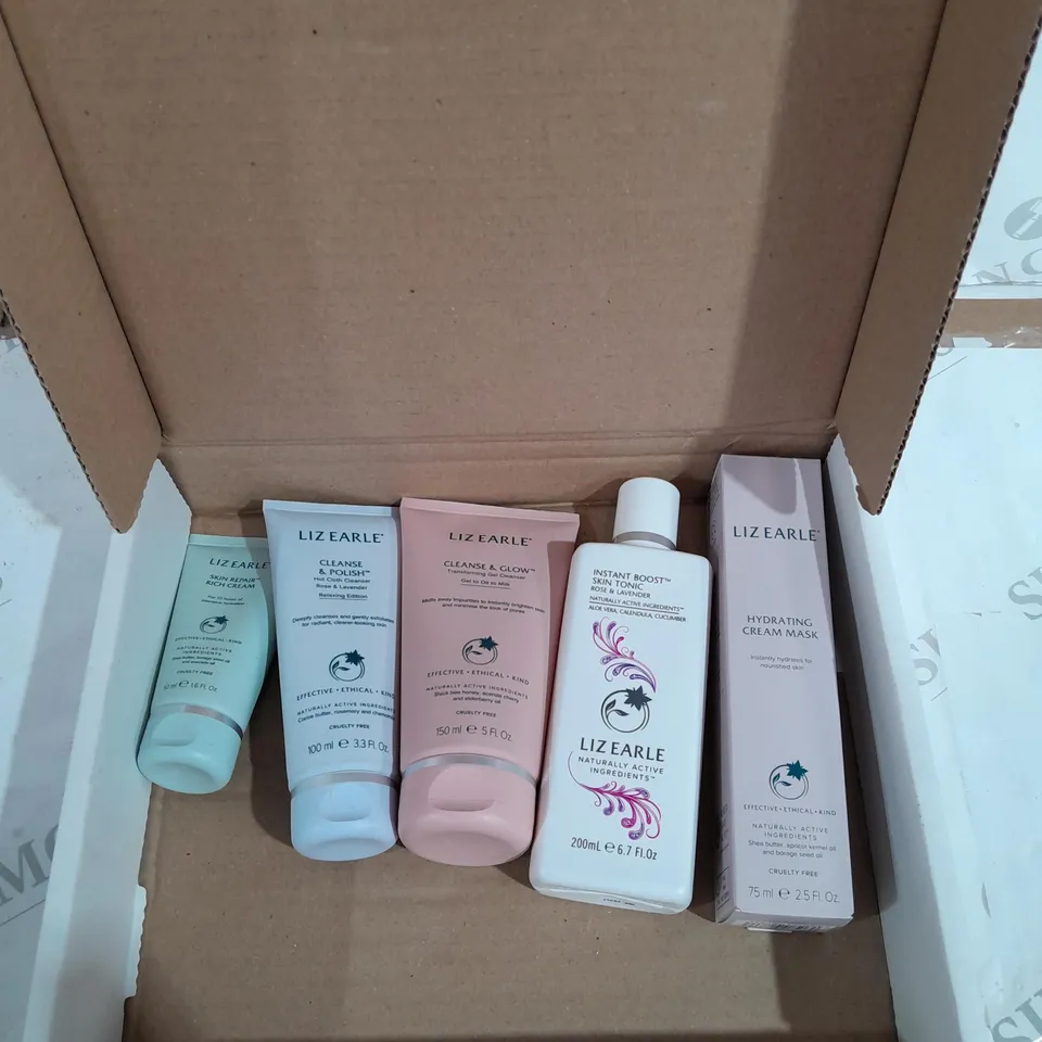 BOXED LIZ EARLE THE CLEANSE & GLOW SKINCARE COLLECTION	