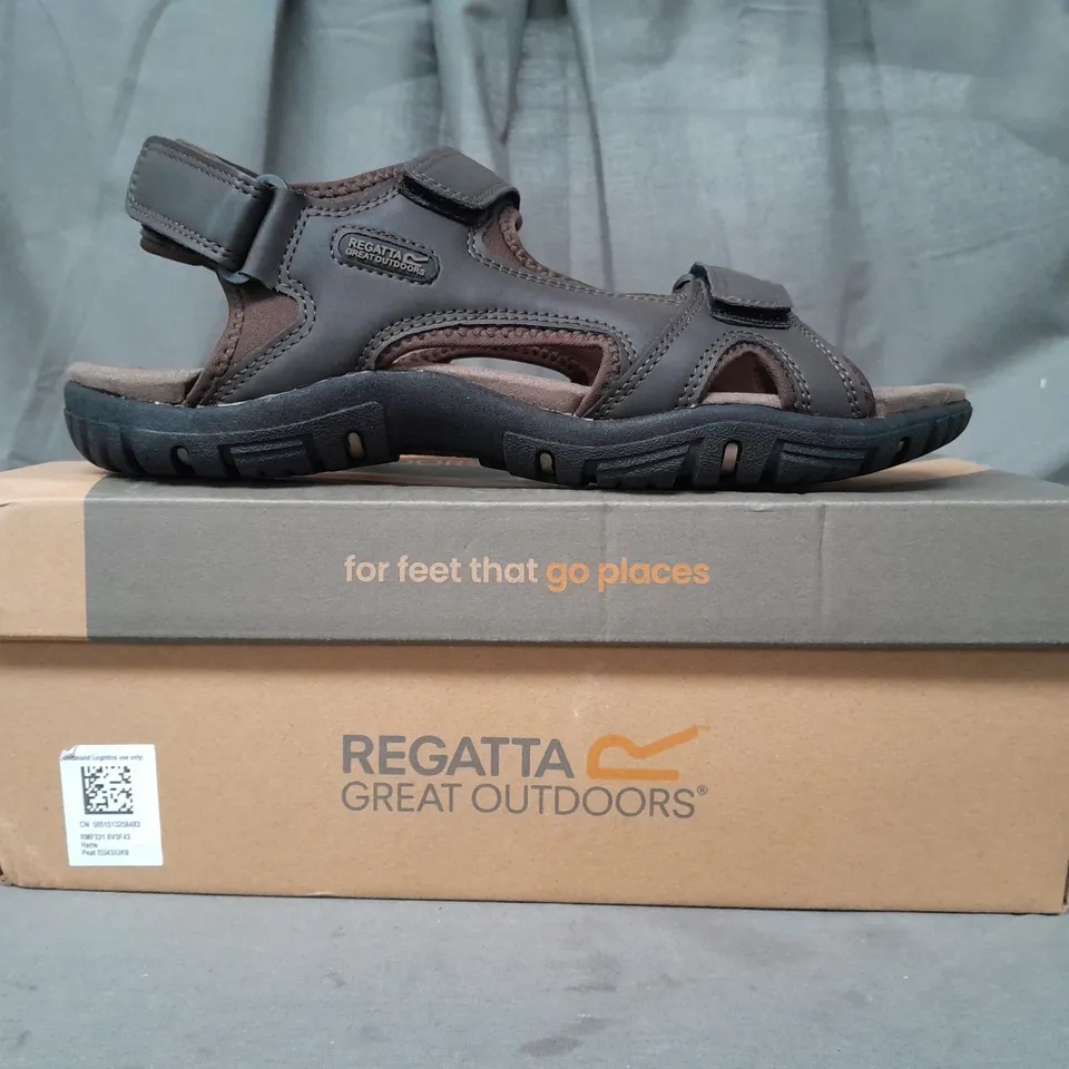 BOXED PAIR OF REGATTA OPEN TOE SANDALS IN BROWN UK SIZE 9