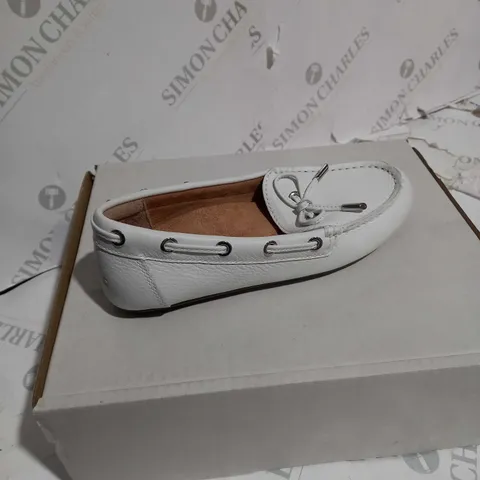 VIONIC HONOR VIRGINIA LEATHER LOAFER - UK SIZE 3