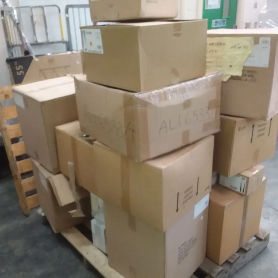 PALLET OF APPROXIMATELY 20 BOXED LAMPSHADES INCLUDING EUGENIE SPARE SHADE, CIBANA SHADE, ZUCCARO EMPIRE DRUM SILK SHADE, BROWN SHADE