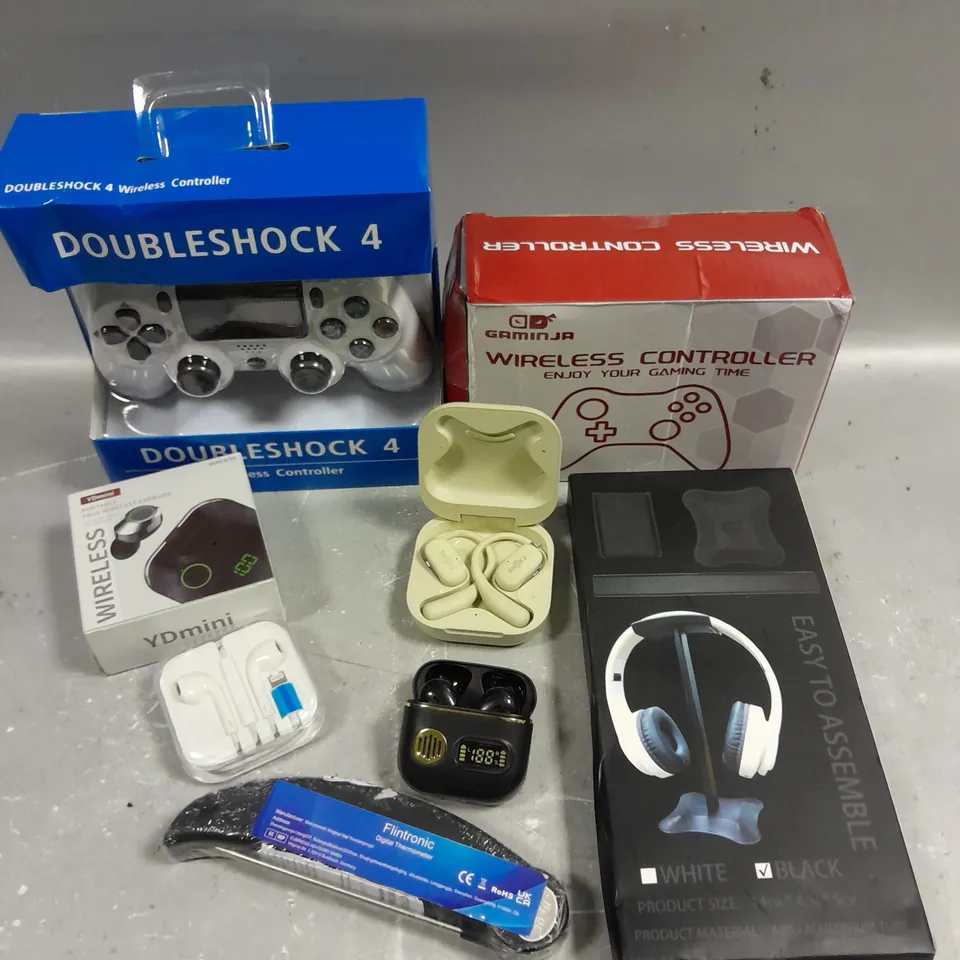 APPROXIMATELY 20 ASSORTED ELECTRICAL PRODUCTS TO INCLUDE WIRELESS EARPHONES, GAMING CONTROLLER, HEADPHONE STAND ETC 