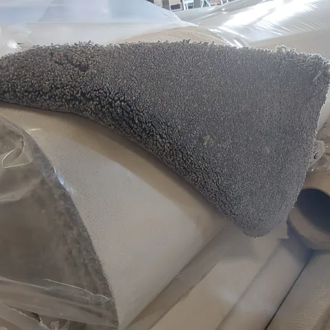 ROLL OF QUALITY ULTIMATE IMPRESSIONS CLASSY CARPET - APPROXIMATELY 4.1 x 5m