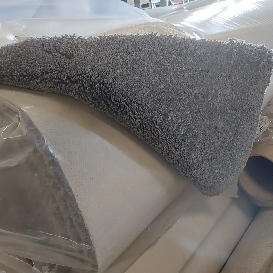 ROLL OF QUALITY ULTIMATE IMPRESSIONS CLASSY CARPET - APPROXIMATELY 4.1 x 5m