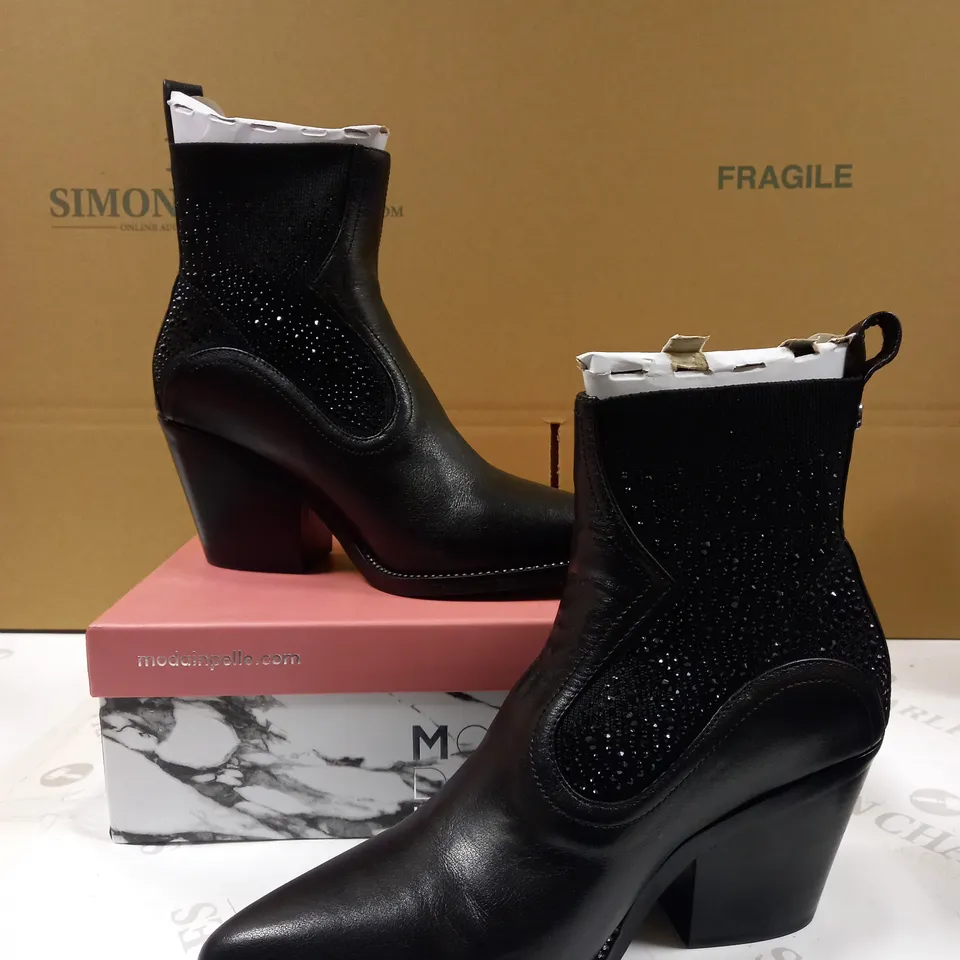 MODA IN PELLE KEENO ANKLE BOOTS SIZE 7