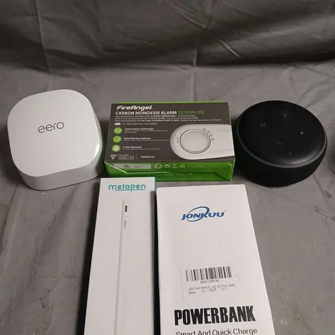APPROXIMATELY 10 ASSORTED ELECTRICAL PRODUCTS TO INCLUDE SMART SPEAKER, CARBON MONOXIDE ALARM, POWERBANK ETC