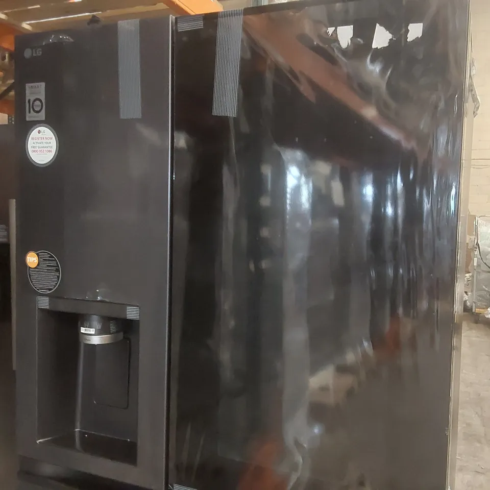 LG INSTAVIEW GSXE91EVAD AMERICAN-STYLE SMART FRIDGE FREEZER - BLACK STEEL