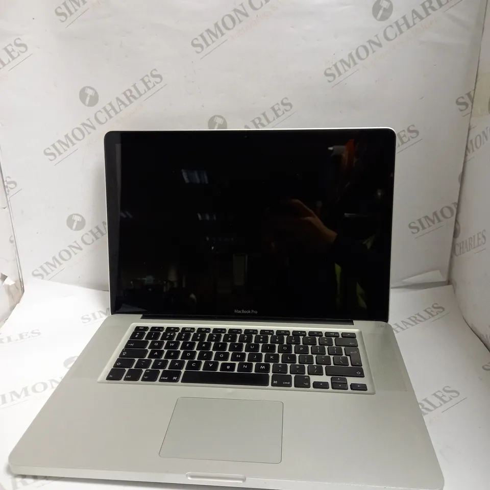 APPLE MACBOOK PRO - A1286
