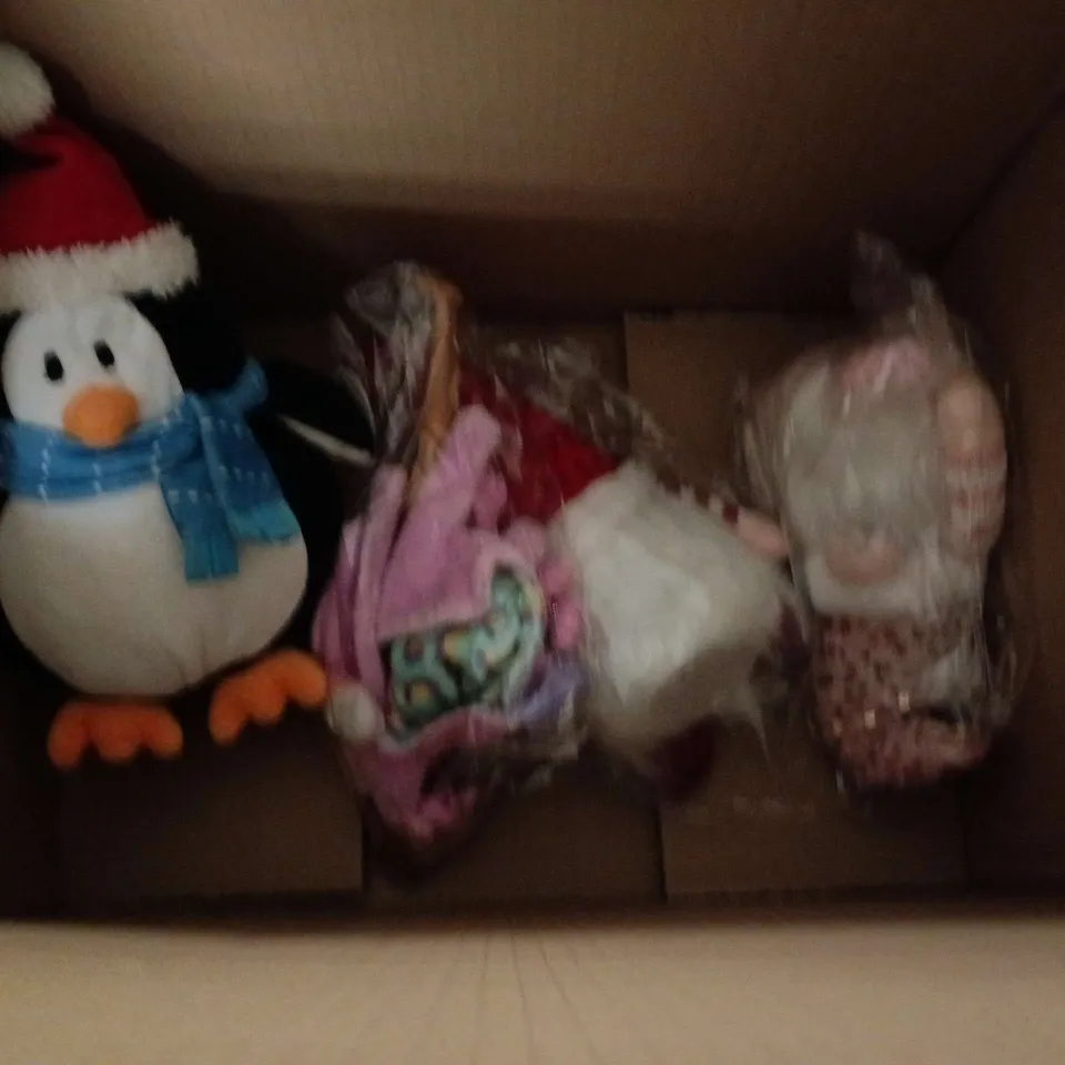 LOT OF 10 ASSORTED PLUSHIES TO INCLUDE DISNEY AND SWIZZELS