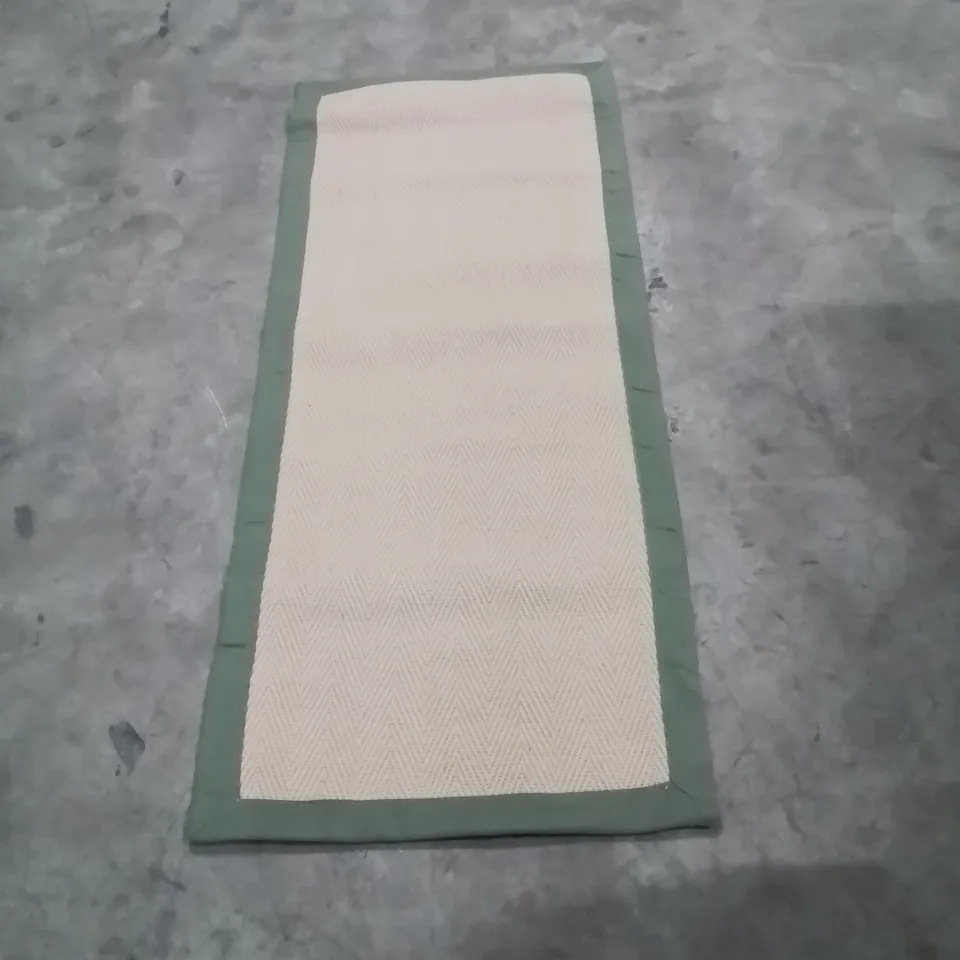 QUALITY DESIGNER AREA RUG - APPROXIMATELY 150X60CM