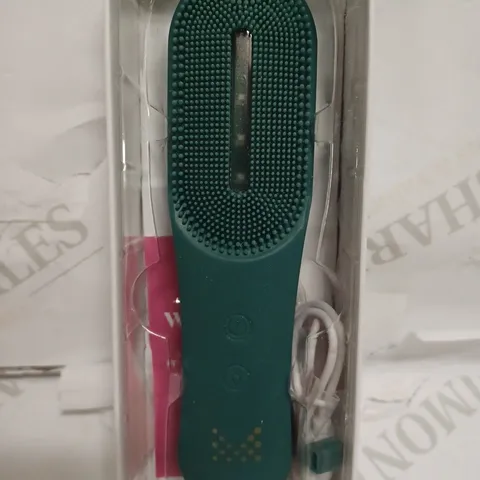 MAGNITONE XO LIGHTS OUT TRI COLOUR LED SILICONE CLEANSING BRUSH
