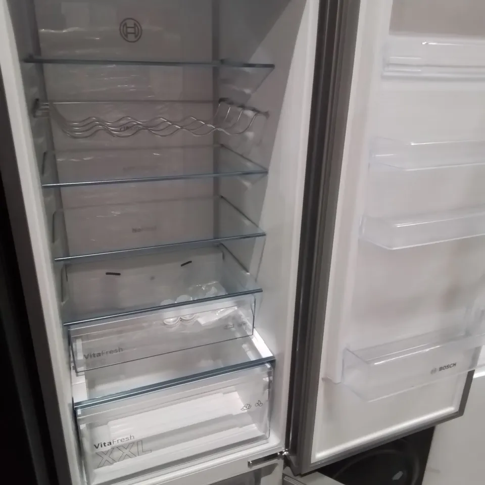 BOSH 60CM WIDE SILVER 70/30 FRIDGE FREEZER