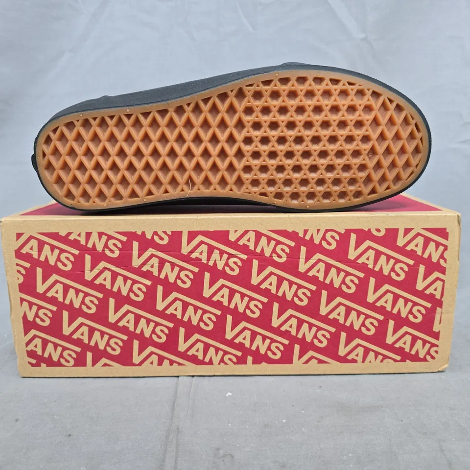 BOXED PAIR OF VAN WARD SHOES IN BLACK SIZE UK 6.5