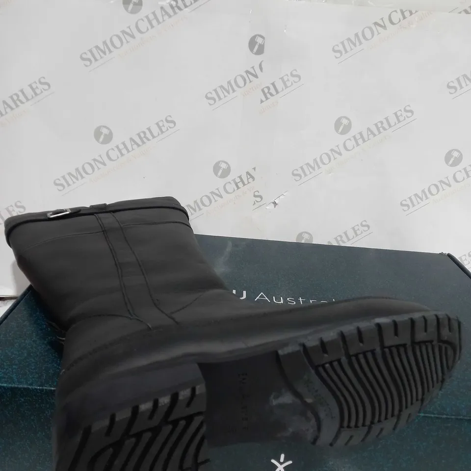 EMU AUSTRALIA "NATASHA" BLACK LEATHER KNEE-HIGH BOOTS, UK SIZE 7