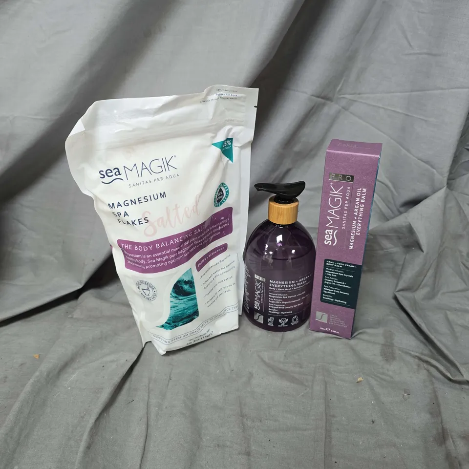 BOXED SEAMAGIK MAGNESIUM TRIO TO INCLUDE MAGNESIUM SPA FLAKES, MAGNESIUM & ARGAN OIL EVERYTHING WASH, MAGNESIUM + ARGAN OIL EVERYHTING BALM - collection only