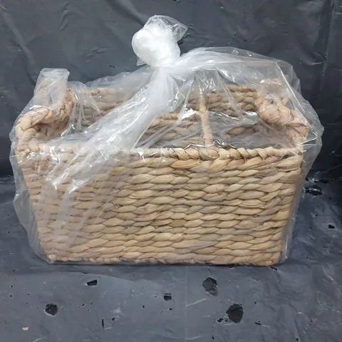 5 SLOT RATTAN BASKET 