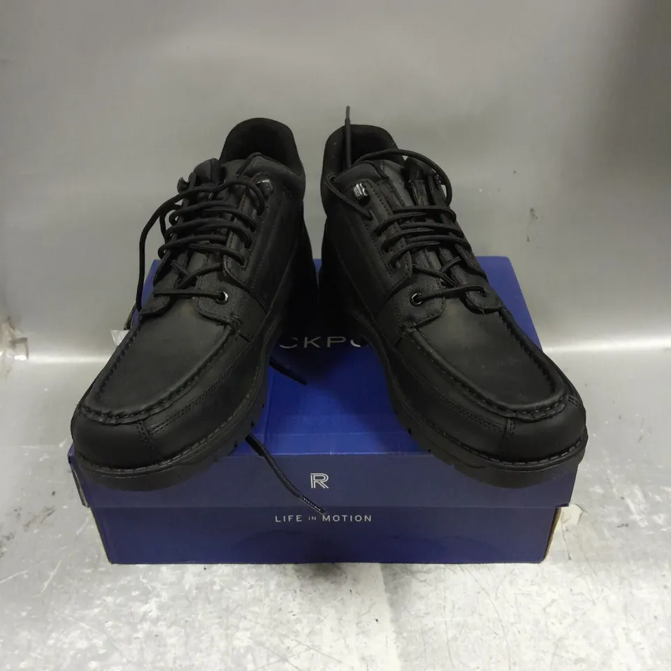 BOXED PAIR OF ROCKPORT MARANGUE BOOTS V75769 IN BLACK SIZE 10