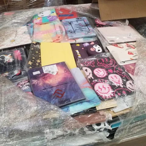 PALLET CONTAINING LARGE QUANTITY OF ASSORTED TABLET CASES