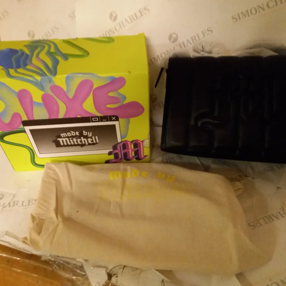 BOXED MADE BY MITCHELL PADDED CARRY CASE IN BLACK