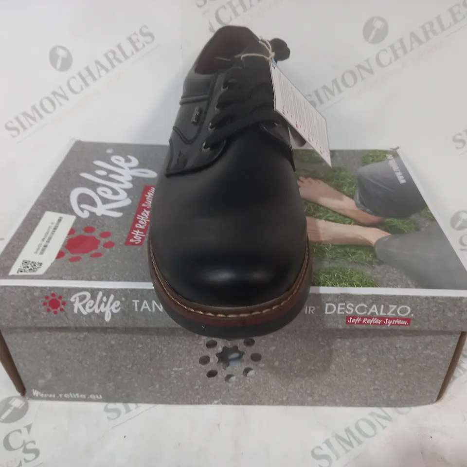 BOXED PAIR OF RELIFE LACE UP SHOES IN BLACK EU SIZE 44